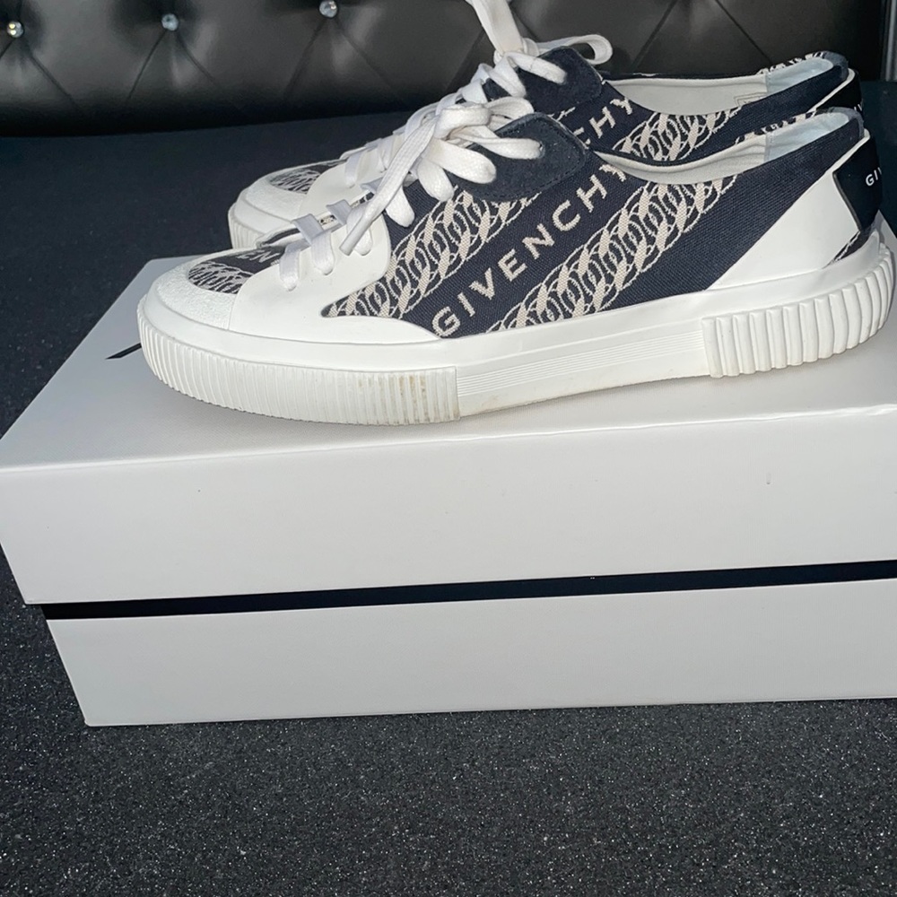 Black & white Givenchy low top sneakers. Gently wore.